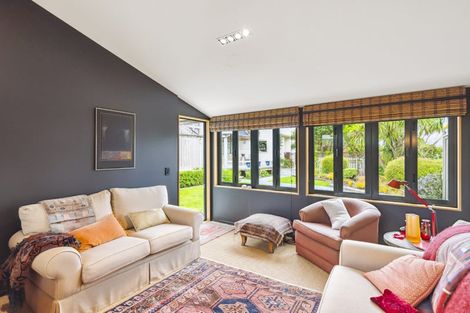 Photo of property in 5 Nuhaka Place, Paraparaumu Beach, Paraparaumu, 5032