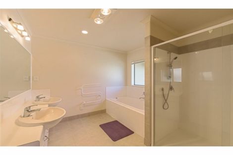 Photo of property in 33 Fingal Way, Gulf Harbour, Whangaparaoa, 0930