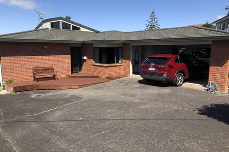 Photo of property in 46 Wade River Road, Stanmore Bay, Whangaparaoa, 0932