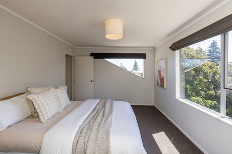 Photo of property in 131 Renown Road, Raumati South, Paraparaumu, 5032