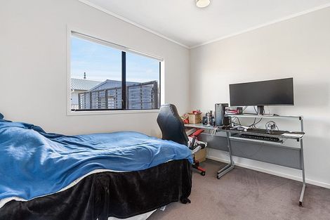 Photo of property in 1/11 Ranui Station Road, Ranui, Auckland, 0612