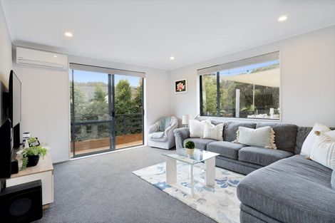 Photo of property in 21 Misty Valley Drive, Henderson, Auckland, 0612