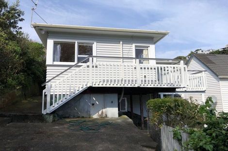 Photo of property in 28 Melbourne Road, Island Bay, Wellington, 6023