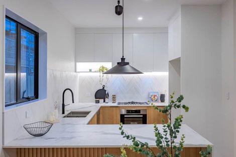 Photo of property in 30c Beulah Avenue, Rothesay Bay, Auckland, 0630