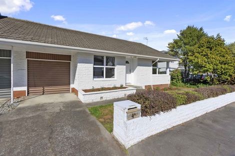 Photo of property in 2/4 Farnham Place, Ilam, Christchurch, 8041