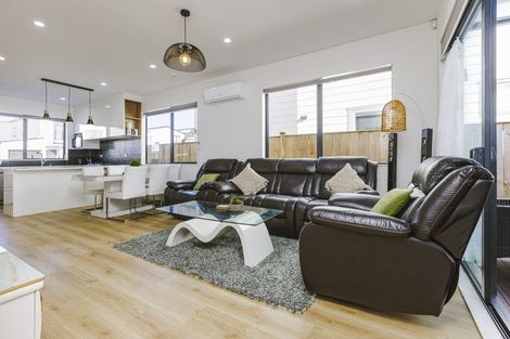 Photo of property in 104 Bellbird Street, Papakura, 2110