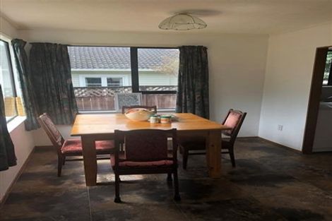 Photo of property in 2 Bogle Grove, Stokes Valley, Lower Hutt, 5019