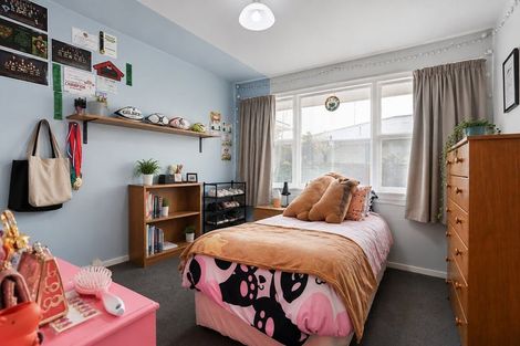 Photo of property in 90 Frensham Crescent, Woolston, Christchurch, 8062