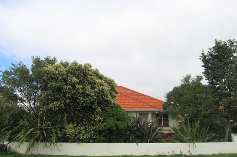 Photo of property in 16 Riverton Road, Mount Maunganui, 3116