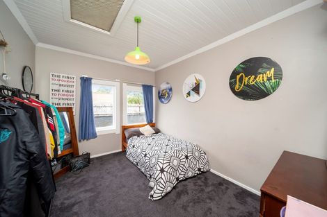 Photo of property in 19 Burns Street, Hawera, 4610