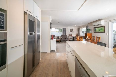 Photo of property in 9 Denise Crescent, Hornby, Christchurch, 8042