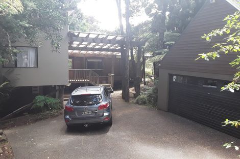 Photo of property in 20 Napuka Road, Henderson Valley, Auckland, 0612