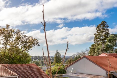 Photo of property in 5a Dolbear Street, Titirangi, Auckland, 0604