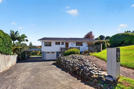 Photo of property in 1 Brunton Place, Glenfield, Auckland, 0629