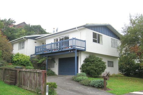 Photo of property in 10 Zande Terrace, Tawa, Wellington, 5028