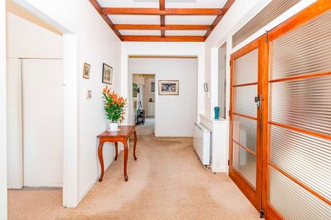 Photo of property in 12 Saint Leonard Street, Saint Johns Hill, Whanganui, 4501