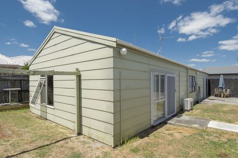 Photo of property in 8 Mardi Place, Mount Maunganui, 3116
