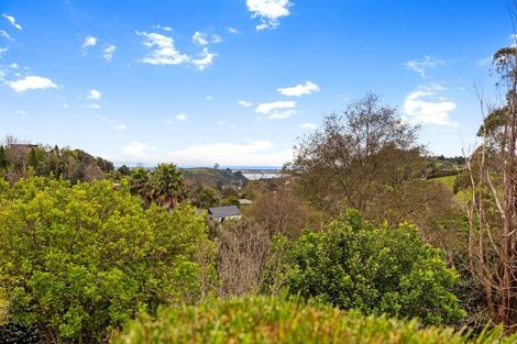 Photo of property in 135 Waikite Road, Welcome Bay, Tauranga, 3175