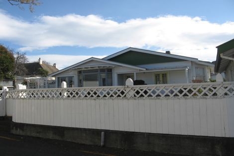 Photo of property in 2 Cameron Terrace, Bluff Hill, Napier, 4110