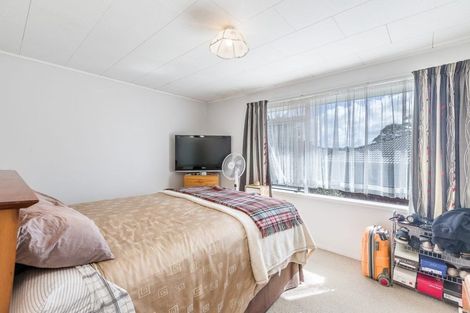 Photo of property in 5 Rapaki Place, Te Atatu Peninsula, Auckland, 0610