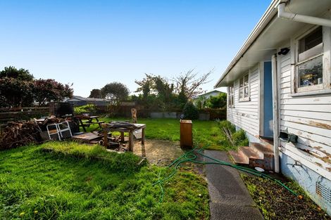 Photo of property in 2 Newbury Place, Waitara, 4320