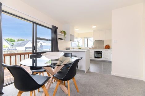 Photo of property in 2/22 Woodbridge Lane, Milford, Auckland, 0620