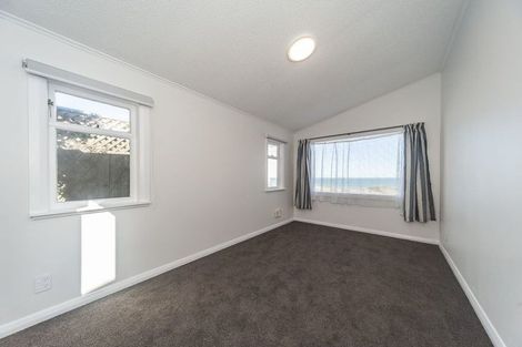 Photo of property in 33 Moa Point Road, Moa Point, Wellington, 6022