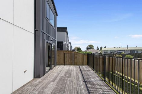 Photo of property in 82 Jacks Landing Drive, Hamilton Lake, Hamilton, 3204