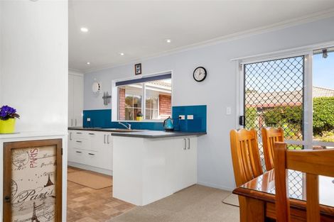 Photo of property in 18 Robertson Street, Glenholme, Rotorua, 3010