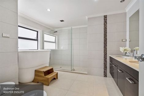 Photo of property in 4 Montrose Terrace, Mairangi Bay, Auckland, 0630