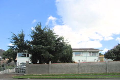 Photo of property in 9 Sutton Crescent, Papatoetoe, Auckland, 2025