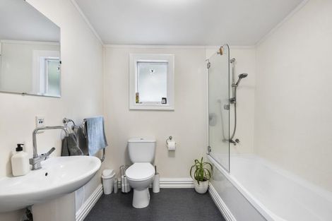 Photo of property in 16 Reuben Avenue, Brooklyn, Wellington, 6021