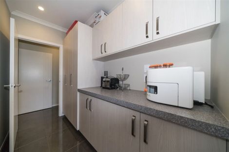 Photo of property in 34 Rodeo Drive, Kelvin Grove, Palmerston North, 4414