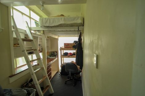 Photo of property in Carillion/the Knoll, 33 Thompson Street, Mount Cook, Wellington, 6011