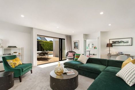 Photo of property in 2a Wairarapa Terrace, Merivale, Christchurch, 8014