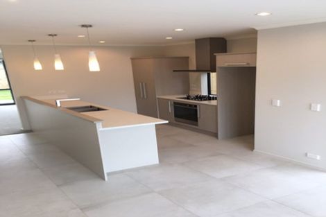 Photo of property in 21 Costa Viva Crescent, Karaka, Papakura, 2113