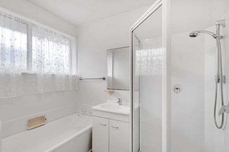 Photo of property in 62 Denise Crescent, Hornby, Christchurch, 8042