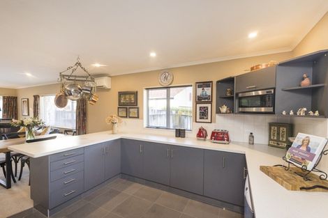 Photo of property in 30 Kilkenny Place, Fitzherbert, Palmerston North, 4410