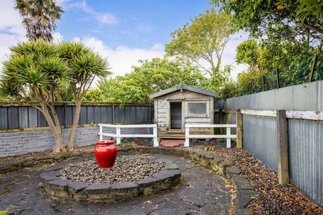 Photo of property in 327 Frankley Road, Ferndale, New Plymouth, 4310