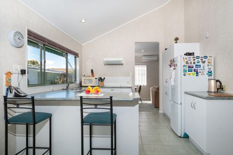 Photo of property in 33 Maurice Borich Place, Henderson, Auckland, 0610