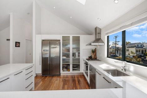 Photo of property in 1/71 Princes Street, Northcote Point, Auckland, 0627