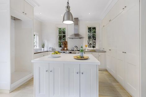 Photo of property in 2 Cluny Avenue, Kelburn, Wellington, 6012