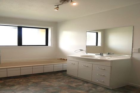 Photo of property in 5a Waimarie Avenue, Paraparaumu, 5032