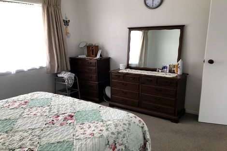 Photo of property in 2 Kingfisher Way, Te Kowhai, Hamilton, 3288