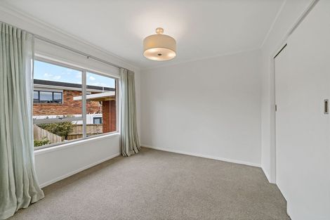 Photo of property in 1/1 Kaihu Street, Northcote, Auckland, 0627