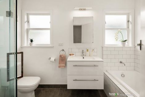 Photo of property in 17 Beach Street, Island Bay, Wellington, 6023