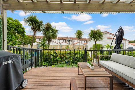 Photo of property in 3/21 Armoy Drive, East Tamaki, Auckland, 2016