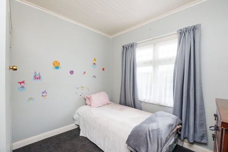 Photo of property in 27 Punga Street, Tangimoana, 4822