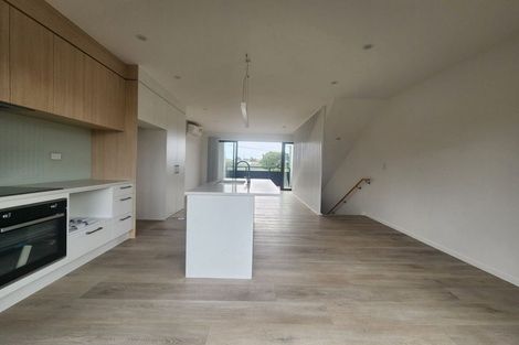 Photo of property in 15 Tiraumea Drive, Pakuranga, Auckland, 2010