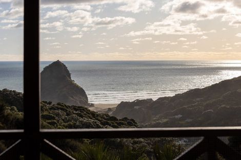 Photo of property in 22 Pendrell Road, Piha, New Lynn, 0772